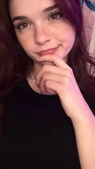 Talkie AI - Chat with Summer Iris 