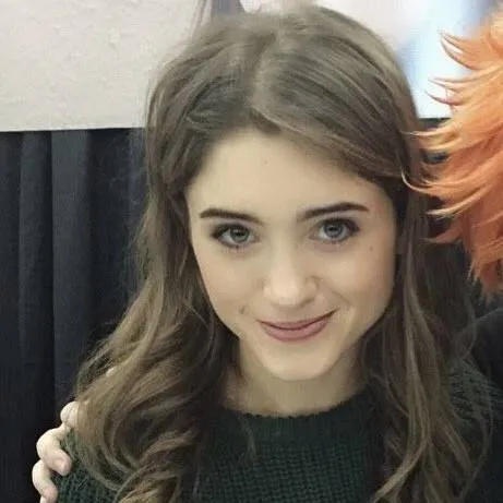 chat with ai character: Natalia Dyer 