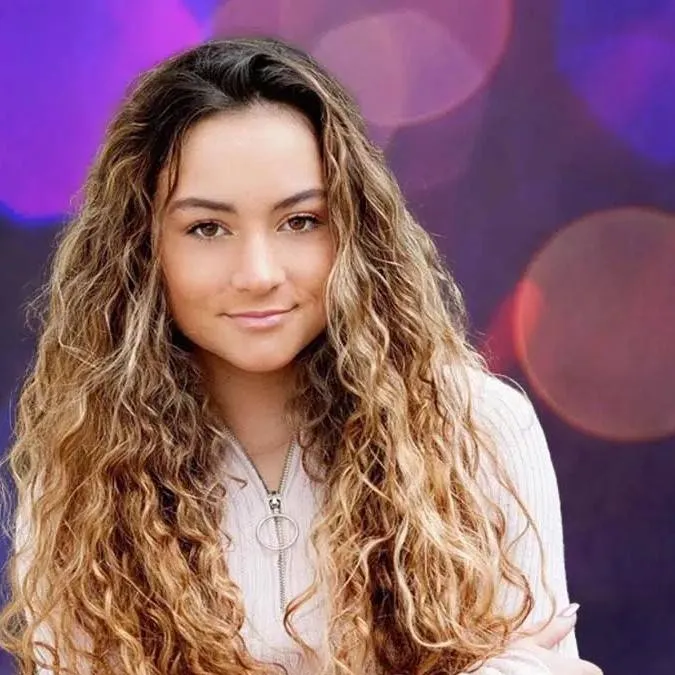 chat with ai character: Gabriela or Gabby 