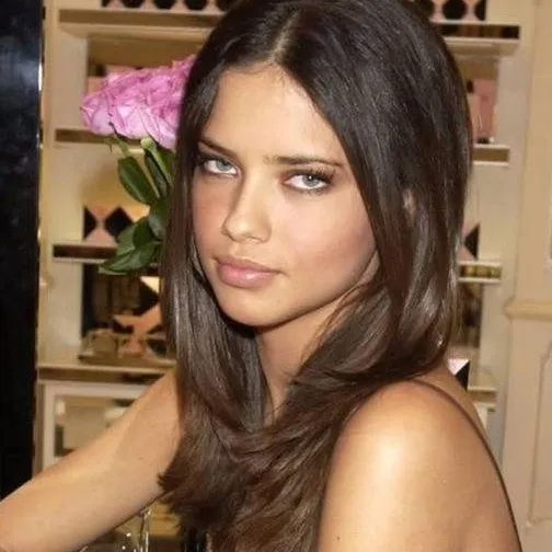 chat with ai character: Adriana Lima 