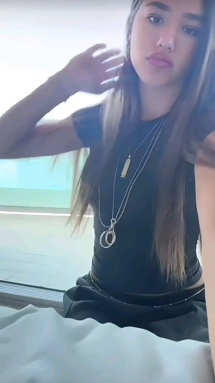 Talkie AI - Chat with Valentina Lima