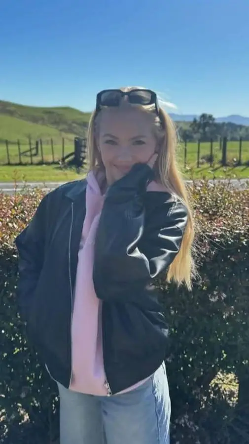Talkie AI - Chat with Freya Skye