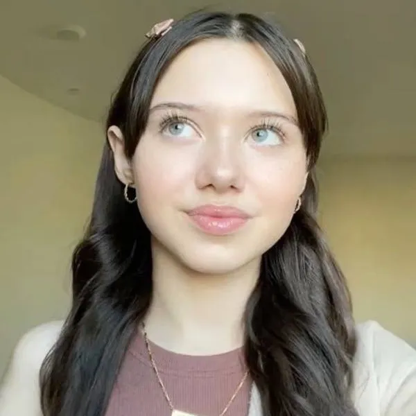 chat with ai character: Violet McGrew: 