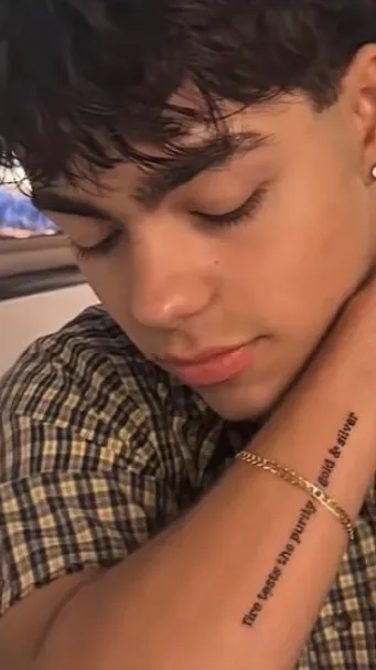 ai character: Malachi Barton background