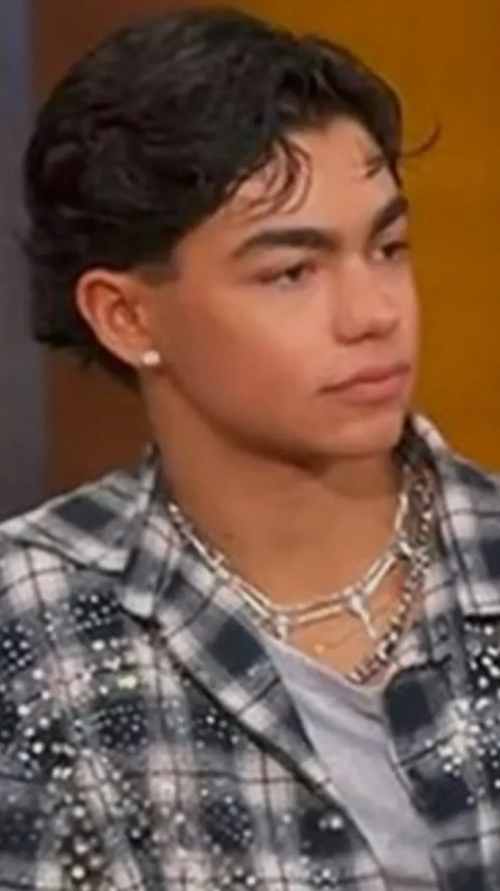 chat with ai character: Malachi Barton