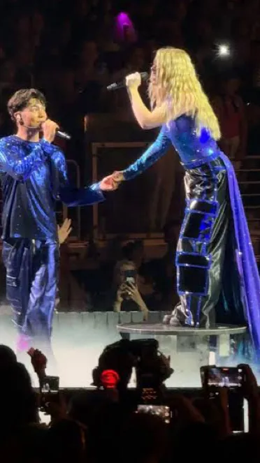 ai character: Malachi Barton background