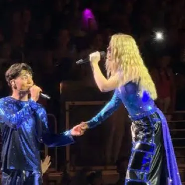 chat with ai character: Malachi Barton