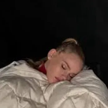 chat with ai character: Freya Skye