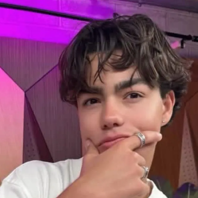 chat with ai character: Malachi