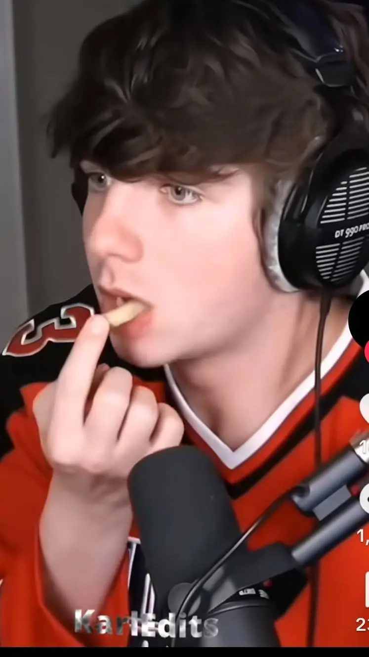 ai character: Karl jacobs 😍 background