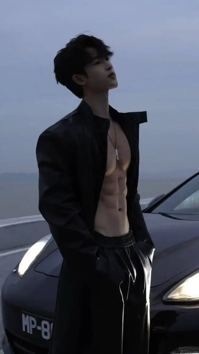 ai character: Louis(call him Lu) background