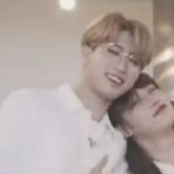 chat with ai character: Skz