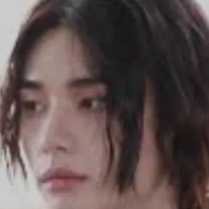 chat with ai character: Hyujin tu novio 🤭