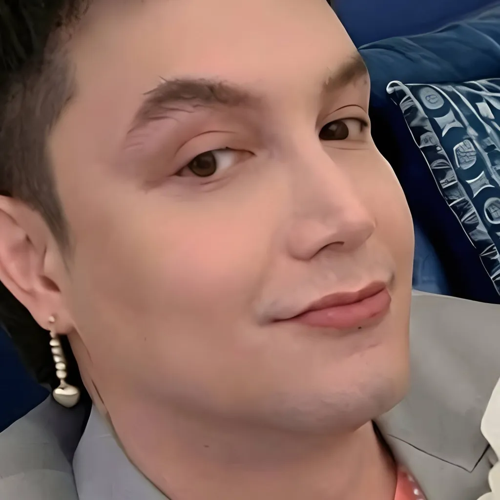 chat with ai character: Paolo Ballesteros