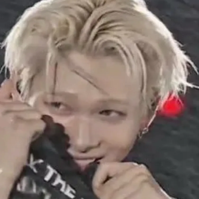 chat with ai character: —- Ni-ki —-