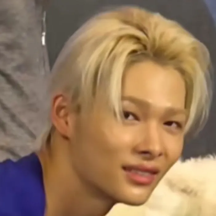 chat with ai character: - Ni-ki