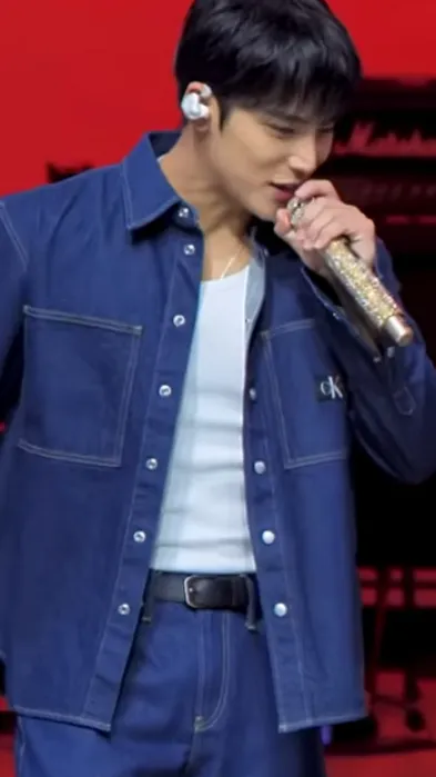 ai character: ~ mingyu ~ background