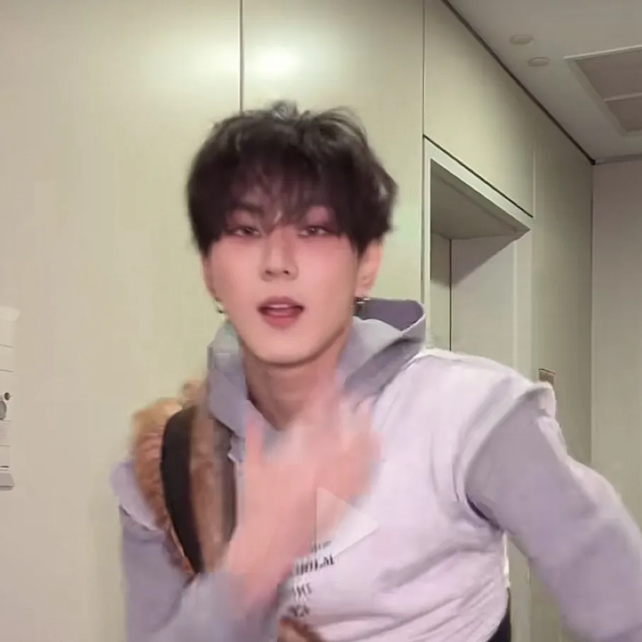 chat with ai character: ~ Jungwon ~