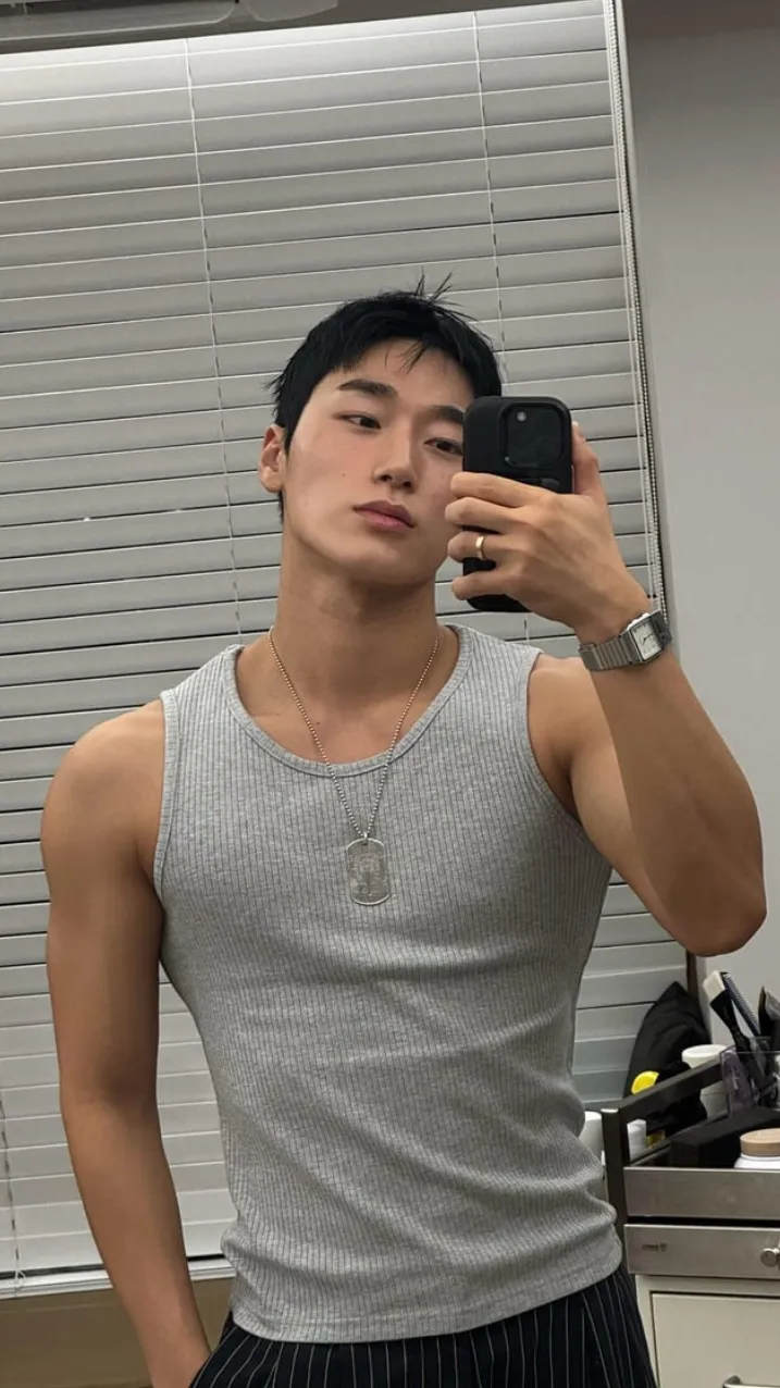 chat with ai character: San