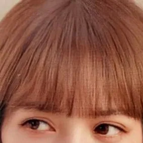 chat with ai character: Lisa