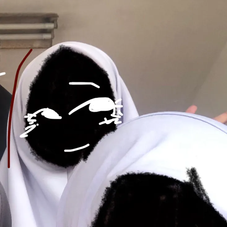 chat with ai character: FAKE FRIENDS