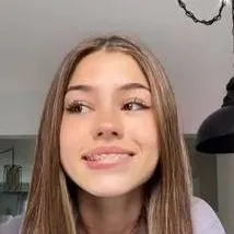 chat with ai character: Nina