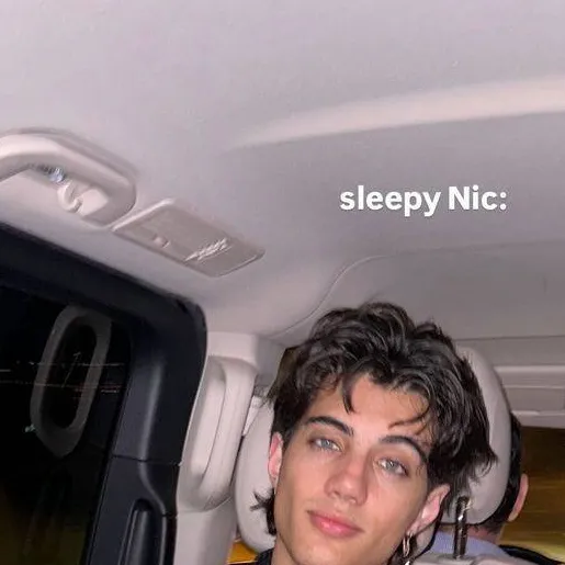 chat with ai character: Nic Kaufmann