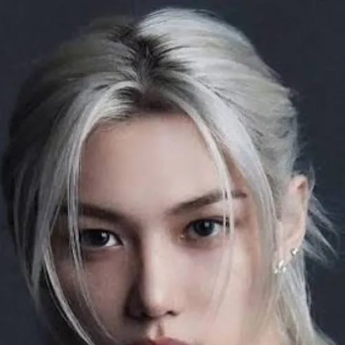 chat with ai character: SKS 