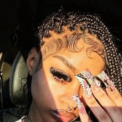 chat with ai character: nynyy