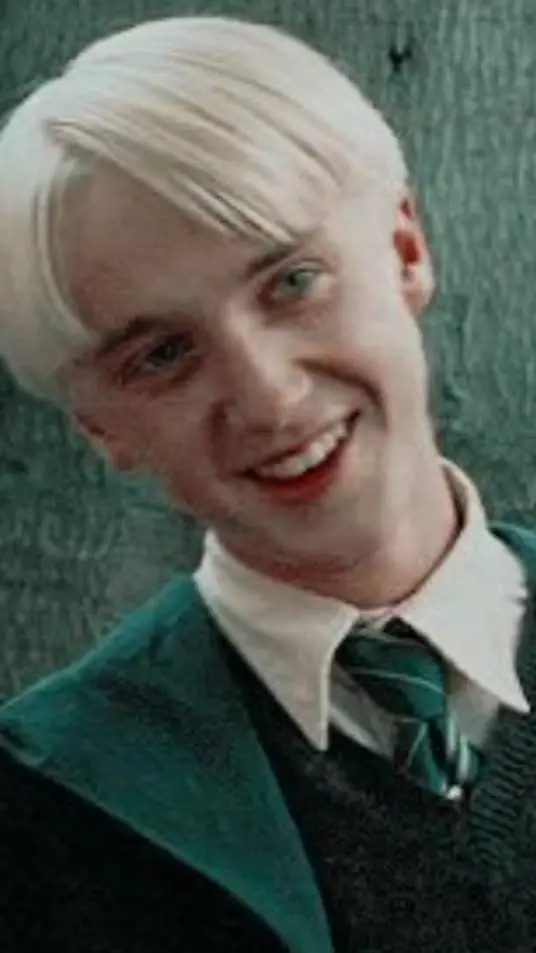ai character: Draco malfoy background