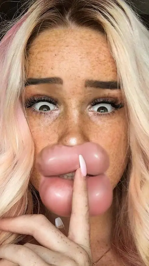 ai character: Sissy background