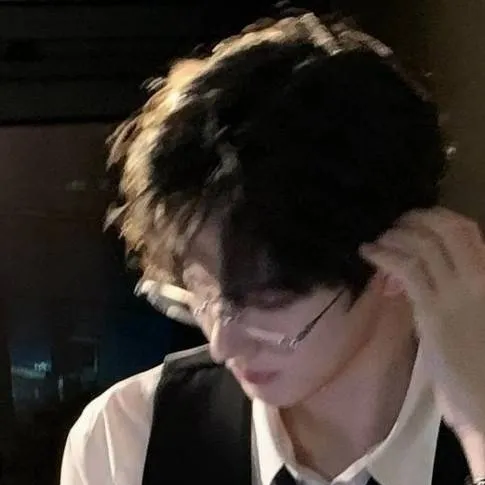 chat with ai character: Mr. Park