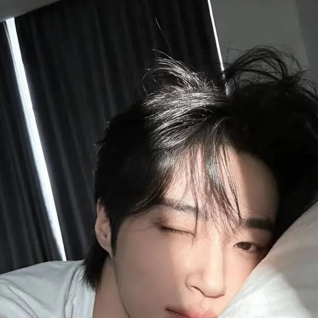 chat with ai character: byeon wooseok 