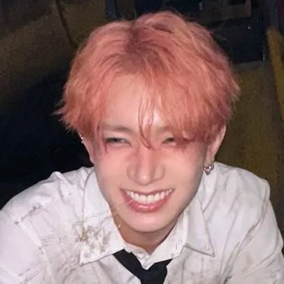 chat with ai character: Lee Heeseung 