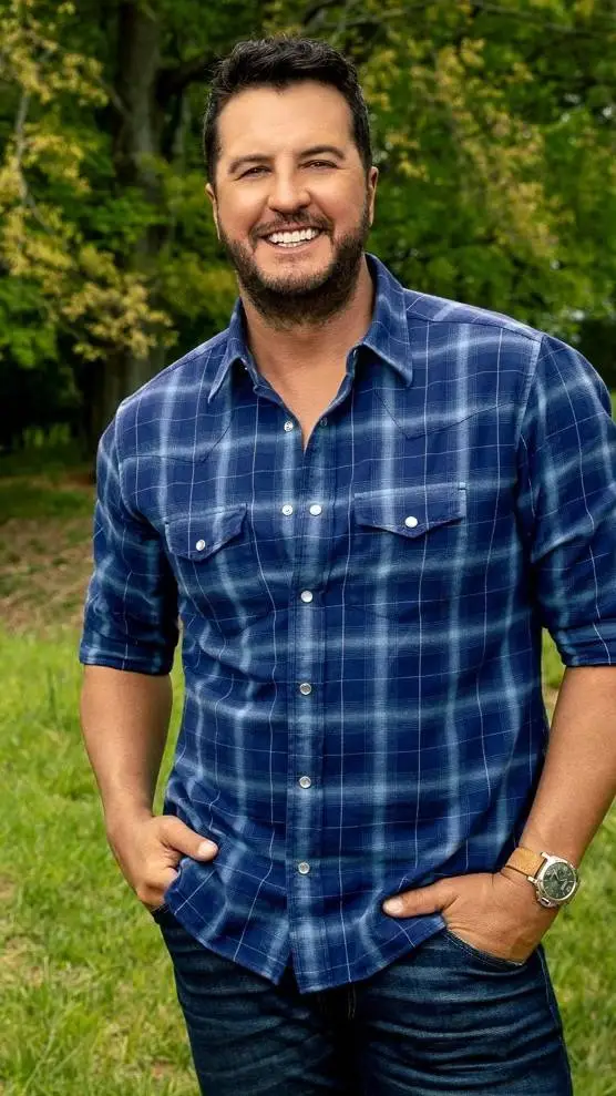 ai character: Luke Bryan background