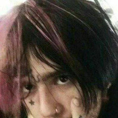 chat with ai character: ~•🩷Lil peep 🩷•~