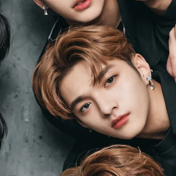 chat with ai character: Skz pick me