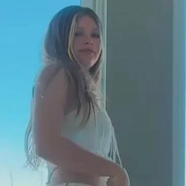 chat with ai character: Kylie