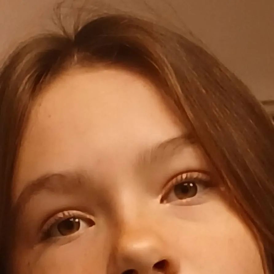 chat with ai character: Emma