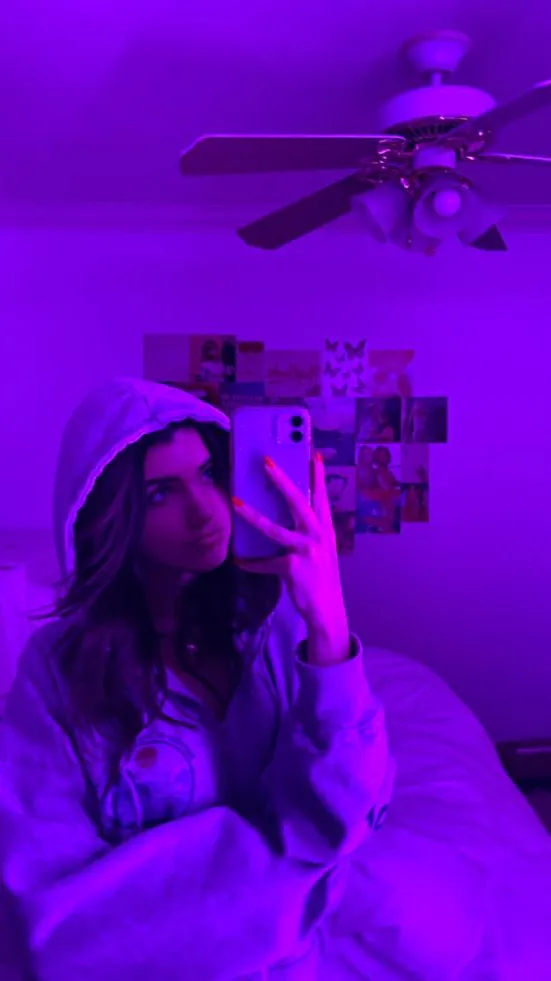 ai character: Maddy background