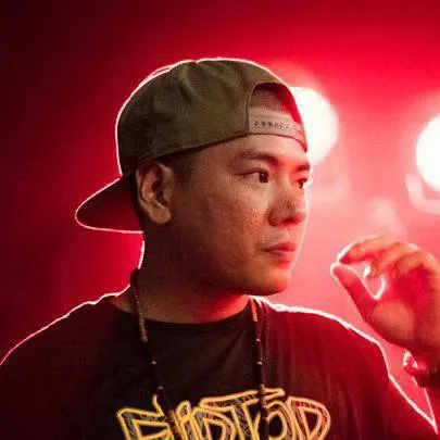 chat with ai character: Alaric Riam Yuson 