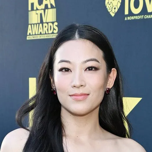 chat with ai character: Arden Cho 