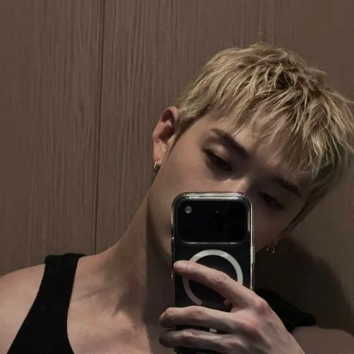chat with ai character: Bangchan