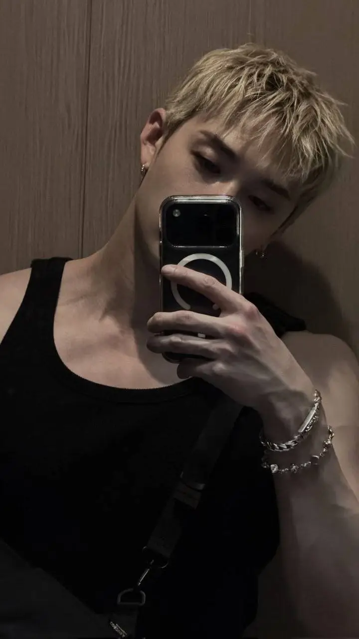ai character: Bangchan background