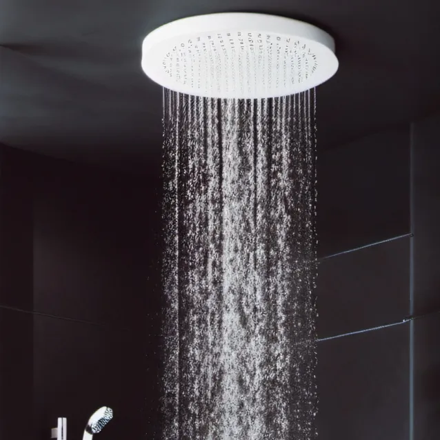 chat with ai character: pee in the shower