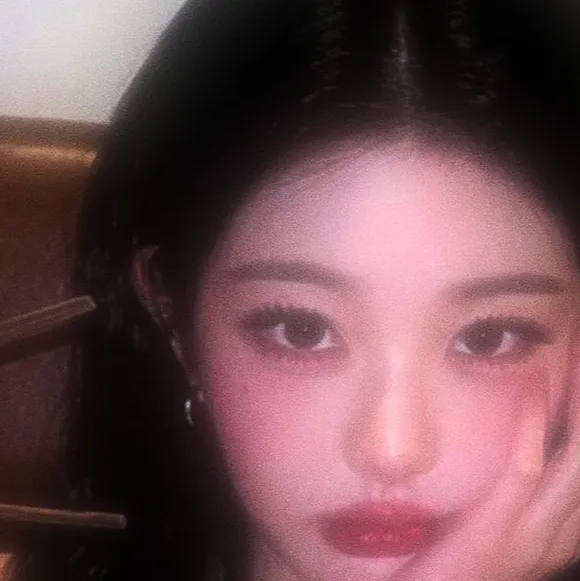 chat with ai character: Wonyoung
