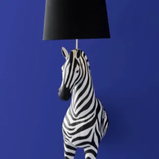 chat with ai character: Lamp