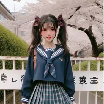 chat with ai character: Crazy Schoolgirl