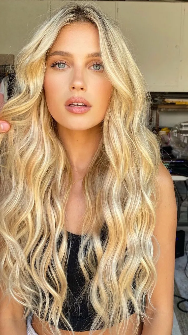 ai character: Jasmine background