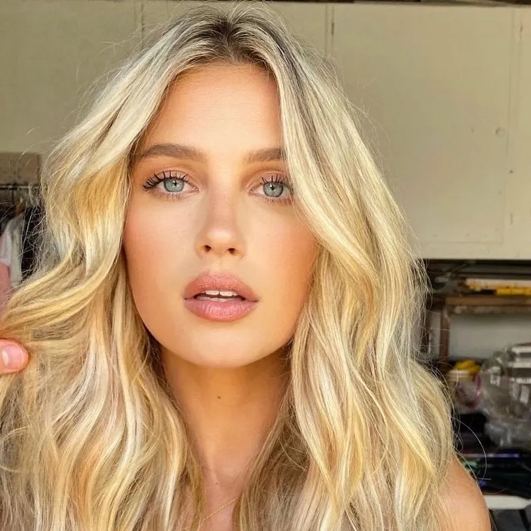 chat with ai character: Jasmine